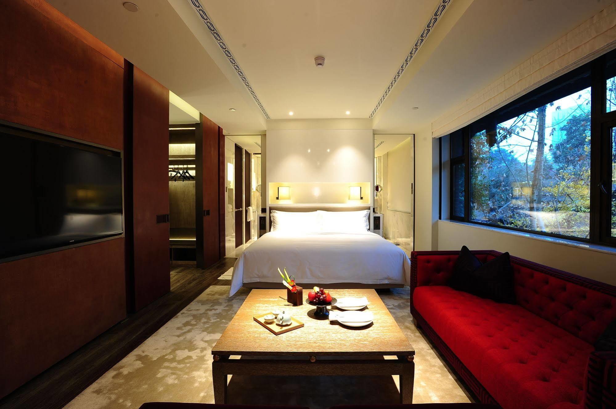 Guanyin Yiyuntai Hotel Чэнду Экстерьер фото